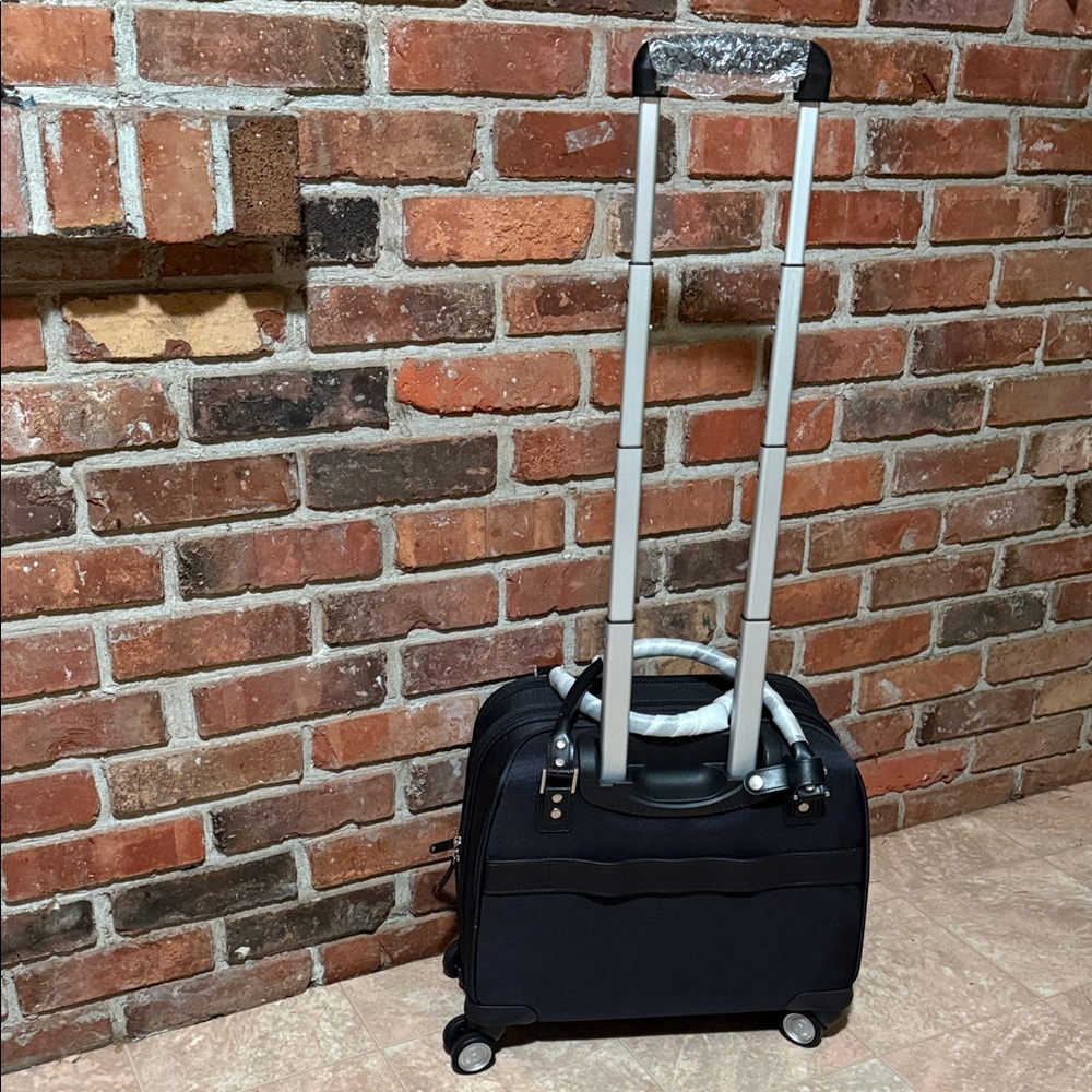 Samsonite Black Rolling Travel Bag - Picture 4 of 13